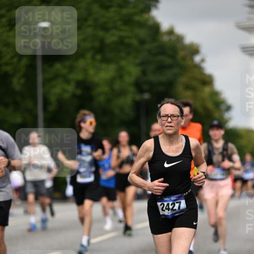 29.06.2025 - hella hamburg halbmarathon Dr. Thomas Lammeyer http://msf.ph/oto/8221777 29.06.2025 10:13:00 Kennedybrücke 1147, 1188, 1823, 2427, 2978, 3762, 4592, 4859, 5885, 6674, 7198, 9718, 9823, 9951, 9958, 10035, 10092, 10194, 10609, 10857 meine-sportfotos.de