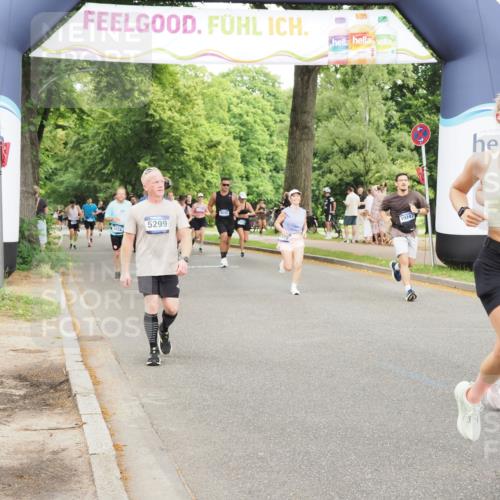 29.06.2025 - hella hamburg halbmarathon MichiJ http://msf.ph/oto/8221824 29.06.2025 10:48:49 Zwischen KM18-KM19 1726, 1823, 2582, 5299, 5305, 6602, 7636, 7658, 8730, 17383, 19242 meine-sportfotos.de