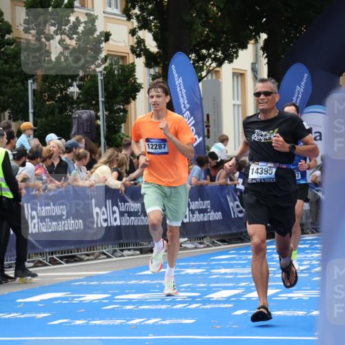 29.06.2025 - hella hamburg halbmarathon Strokosch-Dieckow http://msf.ph/oto/8221849 29.06.2025 10:29:18 Ziel 2075, 8975, 9571, 10156, 12234, 12287, 12337, 13838, 14164, 14395, 15880, 18737, 19203 meine-sportfotos.de