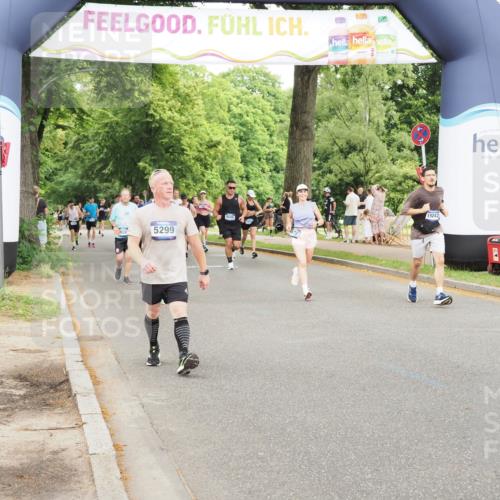 29.06.2025 - hella hamburg halbmarathon MichiJ http://msf.ph/oto/8221910 29.06.2025 10:48:49 Zwischen KM18-KM19 1726, 1823, 2582, 5299, 5305, 6602, 7636, 7658, 8730, 17383, 19242 meine-sportfotos.de