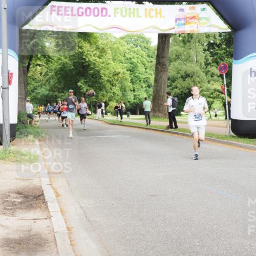 29.06.2025 - hella hamburg halbmarathon MichiJ http://msf.ph/oto/8221981 29.06.2025 10:24:29 Zwischen KM18-KM19 1889, 4944, 12751, 13252, 14629, 14841, 15621, 16123, 17022, 17643, 18183 meine-sportfotos.de