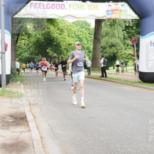 29.06.2025 - hella hamburg halbmarathon MichiJ http://msf.ph/oto/8222089 29.06.2025 10:24:32 Zwischen KM18-KM19 10477, 13252, 14629, 15621, 16123, 17022, 17643, 18183 meine-sportfotos.de