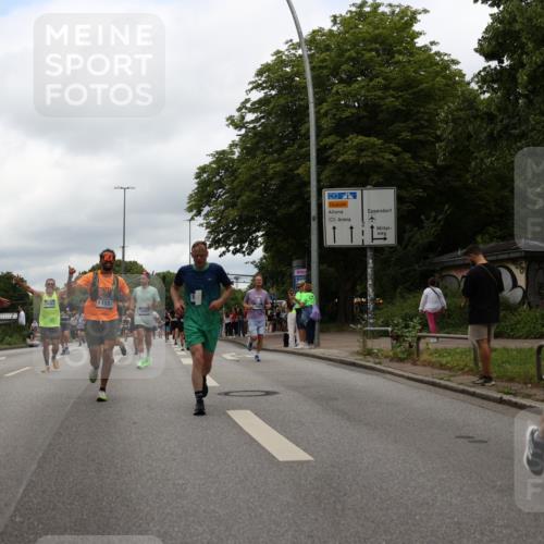29.06.2025 - hella hamburg halbmarathon Yannick Fuchs http://msf.ph/oto/8222112 29.06.2025 10:46:09 20KM 2287, 2397, 2595, 4140, 4837, 5008, 5032, 5093, 5399, 5482, 6286, 6390, 7130, 7312, 7409, 7724, 7732, 8139, 8371, 8661, 8977, 9082, 9093, 9876, 10115, 11551, 12367, 12580, 13015, 13047, 13051, 13327, 14122, 14300, 14561, 15275, 15356, 15427, 15506, 15727, 15829, 15831, 16003, 16179, 16357, 16591, 17997, 18475, 18801, 18982 meine-sportfotos.de