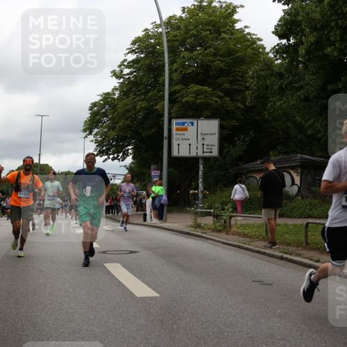 29.06.2025 - hella hamburg halbmarathon Yannick Fuchs http://msf.ph/oto/8222123 29.06.2025 10:46:09 20KM 2287, 2397, 2595, 4140, 4837, 5008, 5032, 5093, 5399, 5482, 6286, 6390, 7130, 7312, 7409, 7724, 7732, 8139, 8371, 8661, 8977, 9082, 9093, 9876, 10115, 11551, 12367, 12580, 13015, 13047, 13051, 13327, 14122, 14300, 14561, 15275, 15356, 15427, 15506, 15727, 15829, 15831, 16003, 16179, 16357, 16591, 17997, 18475, 18801, 18982 meine-sportfotos.de
