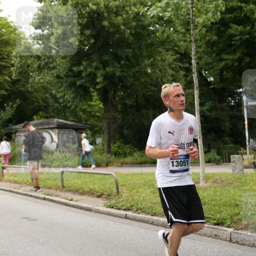 29.06.2025 - hella hamburg halbmarathon Yannick Fuchs http://msf.ph/oto/8222190 29.06.2025 10:46:10 20KM 2287, 2397, 2595, 4140, 4837, 5008, 5032, 5093, 5399, 5482, 6390, 7130, 7312, 7409, 7724, 7732, 8139, 8371, 8661, 8977, 9082, 9093, 9145, 9876, 10115, 11551, 12367, 12580, 13047, 13051, 13327, 14122, 14300, 14561, 15001, 15275, 15356, 15427, 15506, 15727, 15829, 15831, 16003, 16179, 16357, 16591, 17997, 18801, 18982 meine-sportfotos.de