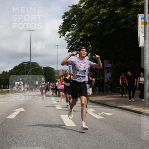 29.06.2025 - hella hamburg halbmarathon Yannick Fuchs http://msf.ph/oto/8222219 29.06.2025 10:33:09 20KM 1710, 2262, 2296, 2719, 2745, 2849, 3014, 3431, 4148, 5091, 5248, 6095, 6684, 7110, 8091, 10218, 11049, 11281, 11282, 11379, 12137, 12915, 13755, 14688, 14905, 15372, 16075, 16280, 17154, 17623, 17722, 18761, 19004 meine-sportfotos.de