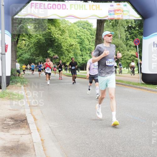 29.06.2025 - hella hamburg halbmarathon MichiJ http://msf.ph/oto/8222233 29.06.2025 10:24:33 Zwischen KM18-KM19 10477, 13252, 14629, 15621, 16123, 17022, 17643, 18183 meine-sportfotos.de