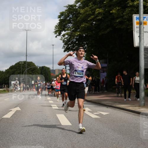 29.06.2025 - hella hamburg halbmarathon Yannick Fuchs http://msf.ph/oto/8222241 29.06.2025 10:33:09 20KM 1710, 2262, 2296, 2719, 2745, 2849, 3014, 3431, 4148, 5091, 5248, 6095, 6684, 7110, 8091, 10218, 11049, 11281, 11282, 11379, 12137, 12915, 13755, 14688, 14905, 15372, 16075, 16280, 17154, 17623, 17722, 18761, 19004 meine-sportfotos.de