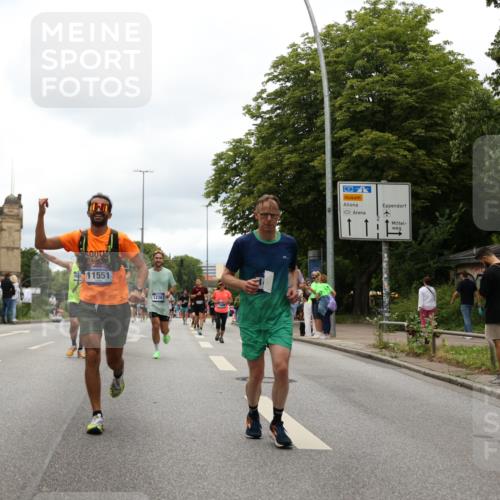 29.06.2025 - hella hamburg halbmarathon Yannick Fuchs http://msf.ph/oto/8222266 29.06.2025 10:46:10 20KM 2287, 2397, 2595, 4140, 4837, 5008, 5032, 5093, 5399, 5482, 6390, 7130, 7312, 7409, 7724, 7732, 8139, 8371, 8661, 8977, 9082, 9093, 9145, 9876, 10115, 11551, 12367, 12580, 13047, 13051, 13327, 14122, 14300, 14561, 15001, 15275, 15356, 15427, 15506, 15727, 15829, 15831, 16003, 16179, 16357, 16591, 17997, 18801, 18982 meine-sportfotos.de