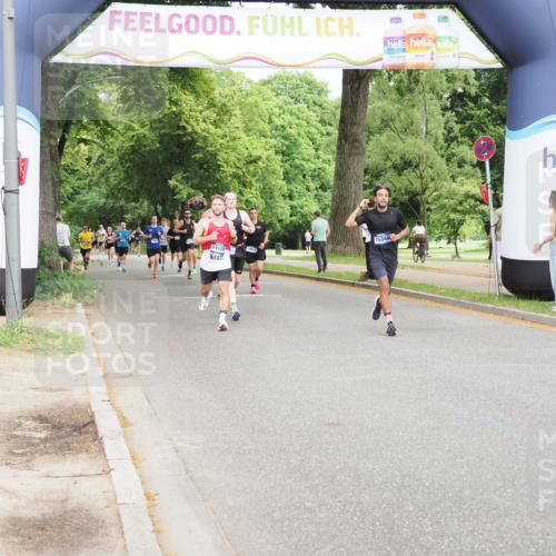 29.06.2025 - hella hamburg halbmarathon MichiJ http://msf.ph/oto/8222271 29.06.2025 10:24:35 Zwischen KM18-KM19 6704, 10477, 13798, 15348, 15621, 16123, 17643 meine-sportfotos.de