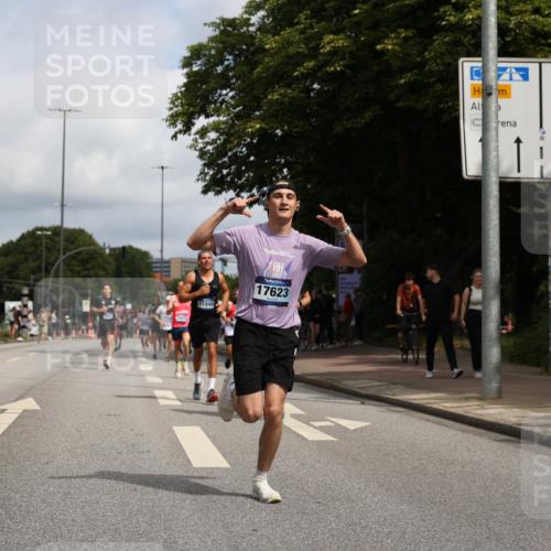 29.06.2025 - hella hamburg halbmarathon Yannick Fuchs http://msf.ph/oto/8222335 29.06.2025 10:33:09 20KM 1710, 2262, 2296, 2719, 2745, 2849, 3014, 3431, 4148, 5091, 5248, 6095, 6684, 7110, 8091, 10218, 11049, 11281, 11282, 11379, 12137, 12915, 13755, 14688, 14905, 15372, 16075, 16280, 17154, 17623, 17722, 18761, 19004 meine-sportfotos.de
