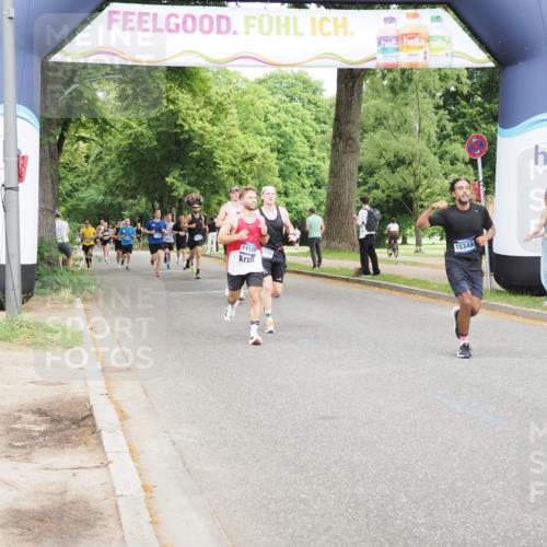 29.06.2025 - hella hamburg halbmarathon MichiJ http://msf.ph/oto/8222358 29.06.2025 10:24:36 Zwischen KM18-KM19 6704, 10477, 11120, 13798, 15348, 15621 meine-sportfotos.de