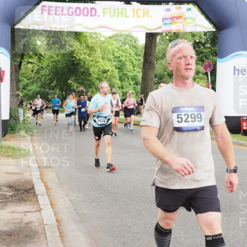 29.06.2025 - hella hamburg halbmarathon MichiJ http://msf.ph/oto/8222384 29.06.2025 10:48:52 Zwischen KM18-KM19 1674, 6602, 7636, 8045, 8478, 9928, 11968, 17383, 19242 meine-sportfotos.de