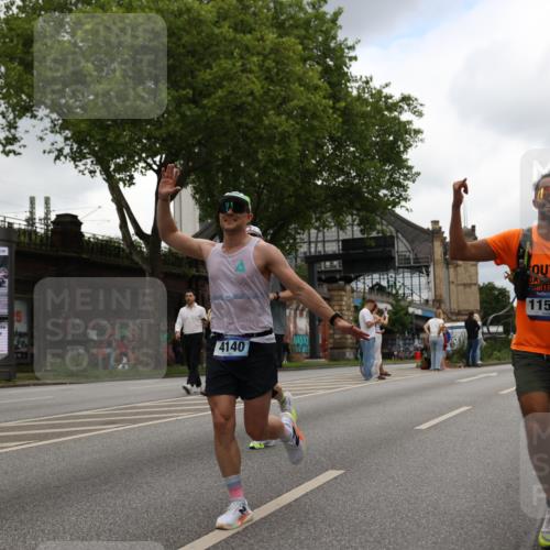 29.06.2025 - hella hamburg halbmarathon Yannick Fuchs http://msf.ph/oto/8222406 29.06.2025 10:46:10 20KM 2287, 2397, 2595, 4140, 4837, 5008, 5032, 5093, 5399, 5482, 6390, 7130, 7312, 7409, 7724, 7732, 8139, 8371, 8661, 8977, 9082, 9093, 9145, 9876, 10115, 11551, 12367, 12580, 13047, 13051, 13327, 14122, 14300, 14561, 15001, 15275, 15356, 15427, 15506, 15727, 15829, 15831, 16003, 16179, 16357, 16591, 17997, 18801, 18982 meine-sportfotos.de