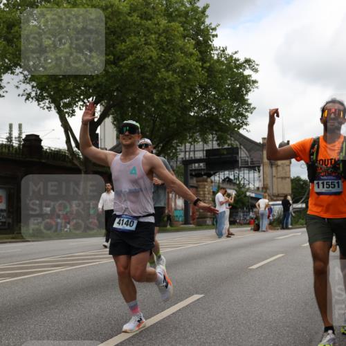 29.06.2025 - hella hamburg halbmarathon Yannick Fuchs http://msf.ph/oto/8222420 29.06.2025 10:46:11 20KM 2287, 2397, 2595, 4140, 4557, 4837, 5032, 5093, 5399, 5482, 6390, 7130, 7312, 7409, 7724, 7732, 8139, 8661, 8977, 9082, 9093, 9145, 9876, 10115, 11459, 11551, 12367, 12580, 13047, 13051, 13327, 14122, 14300, 14561, 15001, 15275, 15356, 15427, 15506, 15727, 15829, 15831, 16003, 16179, 16357, 16591, 17997, 18801, 18982 meine-sportfotos.de