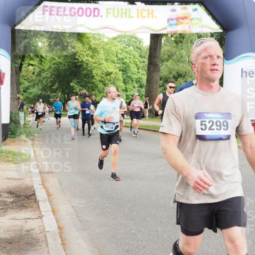 29.06.2025 - hella hamburg halbmarathon MichiJ http://msf.ph/oto/8222437 29.06.2025 10:48:52 Zwischen KM18-KM19 1674, 6602, 7636, 8045, 8478, 9928, 11968, 17383, 19242 meine-sportfotos.de