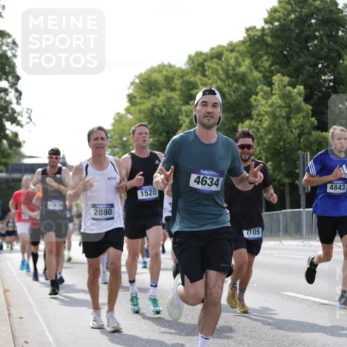 29.06.2025 - hella hamburg halbmarathon Jannik Wohlers http://msf.ph/oto/8222444 29.06.2025 09:51:08 Lombardsbrücke 1136, 1520, 1570, 1903, 1912, 1920, 2880, 2972, 3523, 4297, 4634, 4759, 4843, 4865, 4999, 5375, 5410, 7105, 7363, 8871, 9114, 9364, 10480, 10669, 11049, 11417, 11959, 13196, 13479, 14201, 14210, 14722, 15383, 15424, 15542, 15828, 15857, 15862, 16281, 16656, 16660, 17381, 17382, 17724, 18013, 18539, 18764, 18868, 18970 meine-sportfotos.de