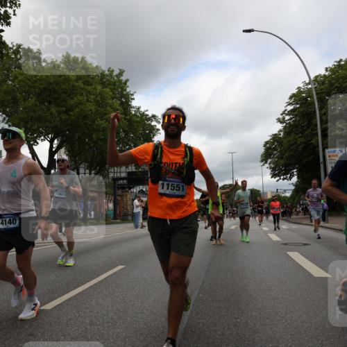 29.06.2025 - hella hamburg halbmarathon Yannick Fuchs http://msf.ph/oto/8222454 29.06.2025 10:46:11 20KM 2287, 2397, 2595, 4140, 4557, 4837, 5032, 5093, 5399, 5482, 6390, 7130, 7312, 7409, 7724, 7732, 8139, 8661, 8977, 9082, 9093, 9145, 9876, 10115, 11459, 11551, 12367, 12580, 13047, 13051, 13327, 14122, 14300, 14561, 15001, 15275, 15356, 15427, 15506, 15727, 15829, 15831, 16003, 16179, 16357, 16591, 17997, 18801, 18982 meine-sportfotos.de