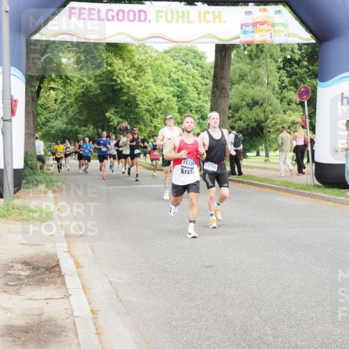 29.06.2025 - hella hamburg halbmarathon MichiJ http://msf.ph/oto/8222490 29.06.2025 10:24:37 Zwischen KM18-KM19 6704, 10477, 11120, 13798, 14622, 15348, 15931 meine-sportfotos.de