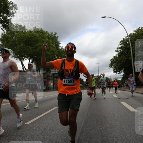29.06.2025 - hella hamburg halbmarathon Yannick Fuchs http://msf.ph/oto/8222492 29.06.2025 10:46:11 20KM 2287, 2397, 2595, 4140, 4557, 4837, 5032, 5093, 5399, 5482, 6390, 7130, 7312, 7409, 7724, 7732, 8139, 8661, 8977, 9082, 9093, 9145, 9876, 10115, 11459, 11551, 12367, 12580, 13047, 13051, 13327, 14122, 14300, 14561, 15001, 15275, 15356, 15427, 15506, 15727, 15829, 15831, 16003, 16179, 16357, 16591, 17997, 18801, 18982 meine-sportfotos.de