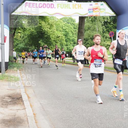 29.06.2025 - hella hamburg halbmarathon MichiJ http://msf.ph/oto/8222531 29.06.2025 10:24:38 Zwischen KM18-KM19 6704, 10477, 11120, 13798, 14622, 15348, 15931 meine-sportfotos.de
