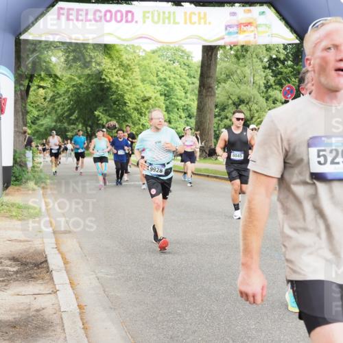 29.06.2025 - hella hamburg halbmarathon MichiJ http://msf.ph/oto/8222543 29.06.2025 10:48:52 Zwischen KM18-KM19 1674, 6602, 7636, 8045, 8478, 9928, 11968, 17383, 19242 meine-sportfotos.de