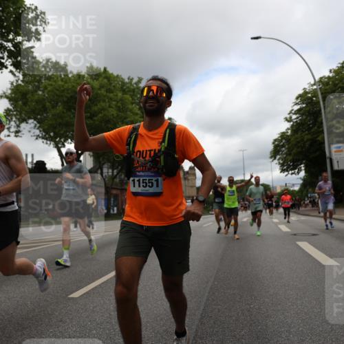 29.06.2025 - hella hamburg halbmarathon Yannick Fuchs http://msf.ph/oto/8222572 29.06.2025 10:46:11 20KM 2287, 2397, 2595, 4140, 4557, 4837, 5032, 5093, 5399, 5482, 6390, 7130, 7312, 7409, 7724, 7732, 8139, 8661, 8977, 9082, 9093, 9145, 9876, 10115, 11459, 11551, 12367, 12580, 13047, 13051, 13327, 14122, 14300, 14561, 15001, 15275, 15356, 15427, 15506, 15727, 15829, 15831, 16003, 16179, 16357, 16591, 17997, 18801, 18982 meine-sportfotos.de