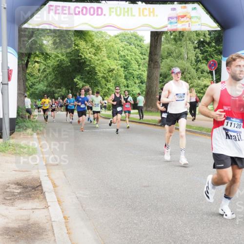29.06.2025 - hella hamburg halbmarathon MichiJ http://msf.ph/oto/8222594 29.06.2025 10:24:38 Zwischen KM18-KM19 6704, 10477, 11120, 13798, 14622, 15348, 15931 meine-sportfotos.de