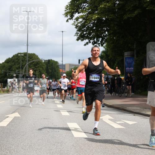 29.06.2025 - hella hamburg halbmarathon Yannick Fuchs http://msf.ph/oto/8222610 29.06.2025 10:33:10 20KM 1710, 2262, 2296, 2719, 2745, 2849, 3014, 3431, 4148, 5091, 5248, 6095, 6684, 7110, 8091, 9403, 10218, 11049, 11281, 11282, 11379, 12137, 12915, 13755, 14688, 14905, 15372, 16075, 16280, 17154, 17623, 17722, 18761, 19004, 19151 meine-sportfotos.de