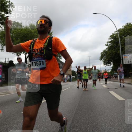 29.06.2025 - hella hamburg halbmarathon Yannick Fuchs http://msf.ph/oto/8222639 29.06.2025 10:46:11 20KM 2287, 2397, 2595, 4140, 4557, 4837, 5032, 5093, 5399, 5482, 6390, 7130, 7312, 7409, 7724, 7732, 8139, 8661, 8977, 9082, 9093, 9145, 9876, 10115, 11459, 11551, 12367, 12580, 13047, 13051, 13327, 14122, 14300, 14561, 15001, 15275, 15356, 15427, 15506, 15727, 15829, 15831, 16003, 16179, 16357, 16591, 17997, 18801, 18982 meine-sportfotos.de