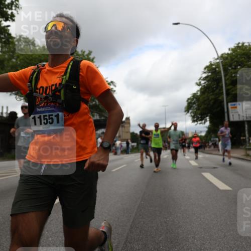 29.06.2025 - hella hamburg halbmarathon Yannick Fuchs http://msf.ph/oto/8222669 29.06.2025 10:46:11 20KM 2287, 2397, 2595, 4140, 4557, 4837, 5032, 5093, 5399, 5482, 6390, 7130, 7312, 7409, 7724, 7732, 8139, 8661, 8977, 9082, 9093, 9145, 9876, 10115, 11459, 11551, 12367, 12580, 13047, 13051, 13327, 14122, 14300, 14561, 15001, 15275, 15356, 15427, 15506, 15727, 15829, 15831, 16003, 16179, 16357, 16591, 17997, 18801, 18982 meine-sportfotos.de