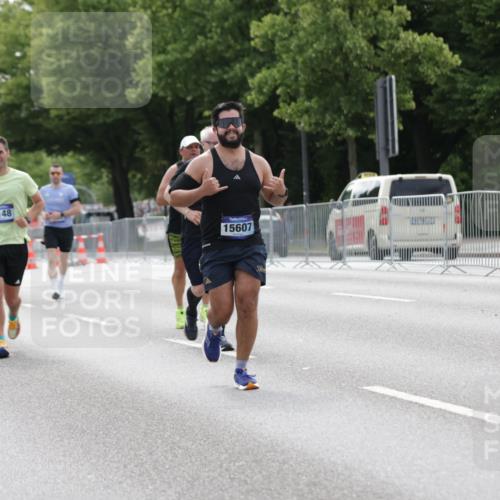 29.06.2025 - hella hamburg halbmarathon Jannik Wohlers http://msf.ph/oto/8222696 29.06.2025 10:27:28 Lombardsbrücke 1148, 2080, 3389, 5177, 5847, 6632, 7497, 7978, 8085, 9567, 9688, 11692, 11739, 12780, 12823, 13043, 13860, 15607, 16569, 16804, 16838, 18301, 18626 meine-sportfotos.de
