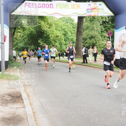 29.06.2025 - hella hamburg halbmarathon MichiJ http://msf.ph/oto/8222729 29.06.2025 10:24:39 Zwischen KM18-KM19 6704, 10477, 11120, 13798, 14622, 15348, 15931 meine-sportfotos.de