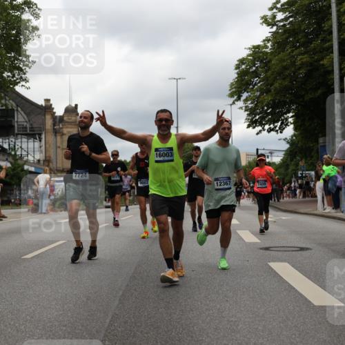 29.06.2025 - hella hamburg halbmarathon Yannick Fuchs http://msf.ph/oto/8222802 29.06.2025 10:46:12 20KM 2287, 2397, 2595, 4140, 4557, 4837, 5032, 5093, 5116, 5399, 5482, 6390, 7130, 7312, 7409, 7724, 7732, 8139, 8661, 8977, 9082, 9093, 9145, 9876, 10115, 11459, 11551, 12367, 12580, 13047, 13051, 13327, 14122, 14300, 14561, 15001, 15275, 15356, 15427, 15506, 15727, 15829, 15831, 16003, 16179, 16357, 16591, 17997, 18801, 18982 meine-sportfotos.de