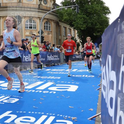 29.06.2025 - hella hamburg halbmarathon Strokosch-Dieckow http://msf.ph/oto/8222804 29.06.2025 10:29:32 Ziel 2021, 2180, 6781, 7186, 8784, 9137, 10156, 10790, 12234, 16118, 16818, 17197, 18422, 18699, 19204 meine-sportfotos.de
