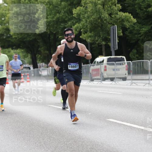 29.06.2025 - hella hamburg halbmarathon Jannik Wohlers http://msf.ph/oto/8222878 29.06.2025 10:27:28 Lombardsbrücke 1148, 2080, 3389, 5177, 5847, 6632, 7497, 7978, 8085, 9567, 9688, 11692, 11739, 12780, 12823, 13043, 13860, 15607, 16569, 16804, 16838, 18301, 18626 meine-sportfotos.de