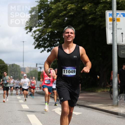 29.06.2025 - hella hamburg halbmarathon Yannick Fuchs http://msf.ph/oto/8222879 29.06.2025 10:33:11 20KM 1710, 2262, 2296, 2719, 2745, 2849, 3014, 3431, 4148, 5091, 5248, 6095, 6684, 7110, 8091, 9403, 10218, 11049, 11281, 11282, 11379, 12137, 12915, 13755, 14688, 14905, 15372, 16075, 16280, 17154, 17623, 17646, 17722, 18761, 19004, 19151 meine-sportfotos.de