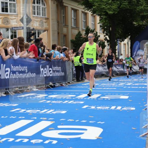 29.06.2025 - hella hamburg halbmarathon Strokosch-Dieckow http://msf.ph/oto/8222922 29.06.2025 10:29:34 Ziel 2021, 2180, 6781, 7186, 8784, 9137, 10790, 16818, 17197, 18422, 18699, 19204 meine-sportfotos.de
