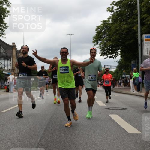29.06.2025 - hella hamburg halbmarathon Yannick Fuchs http://msf.ph/oto/8222926 29.06.2025 10:46:12 20KM 2287, 2397, 2595, 4140, 4557, 4837, 5032, 5093, 5116, 5399, 5482, 6390, 7130, 7312, 7409, 7724, 7732, 8139, 8661, 8977, 9082, 9093, 9145, 9876, 10115, 11459, 11551, 12367, 12580, 13047, 13051, 13327, 14122, 14300, 14561, 15001, 15275, 15356, 15427, 15506, 15727, 15829, 15831, 16003, 16179, 16357, 16591, 17997, 18801, 18982 meine-sportfotos.de