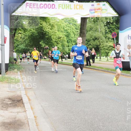 29.06.2025 - hella hamburg halbmarathon MichiJ http://msf.ph/oto/8222932 29.06.2025 10:24:41 Zwischen KM18-KM19 3809, 6704, 10384, 11120, 12044, 13798, 14622, 15348, 15415, 15931, 18237 meine-sportfotos.de