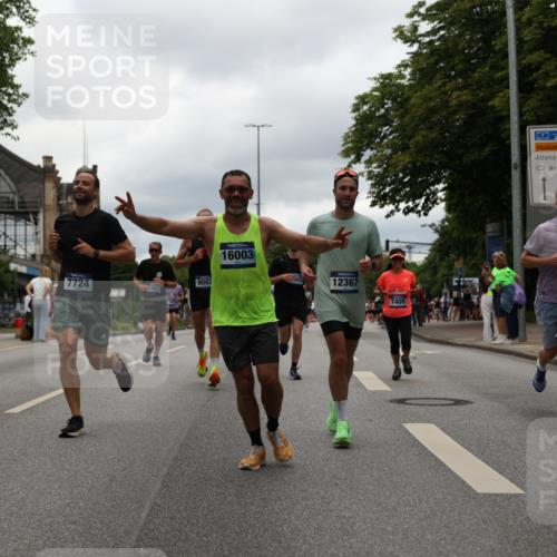 29.06.2025 - hella hamburg halbmarathon Yannick Fuchs http://msf.ph/oto/8222946 29.06.2025 10:46:12 20KM 2287, 2397, 2595, 4140, 4557, 4837, 5032, 5093, 5116, 5399, 5482, 6390, 7130, 7312, 7409, 7724, 7732, 8139, 8661, 8977, 9082, 9093, 9145, 9876, 10115, 11459, 11551, 12367, 12580, 13047, 13051, 13327, 14122, 14300, 14561, 15001, 15275, 15356, 15427, 15506, 15727, 15829, 15831, 16003, 16179, 16357, 16591, 17997, 18801, 18982 meine-sportfotos.de
