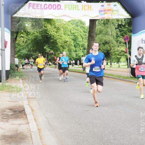 29.06.2025 - hella hamburg halbmarathon MichiJ http://msf.ph/oto/8222977 29.06.2025 10:24:42 Zwischen KM18-KM19 3809, 6704, 10384, 11120, 12044, 12447, 13798, 14622, 15348, 15415, 15931, 17691, 18237 meine-sportfotos.de