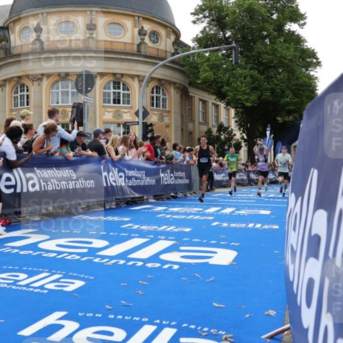 29.06.2025 - hella hamburg halbmarathon Strokosch-Dieckow http://msf.ph/oto/8222992 29.06.2025 10:29:36 Ziel 2021, 2180, 6781, 7186, 8784, 9137, 10790, 16818, 18422, 18699, 19204 meine-sportfotos.de