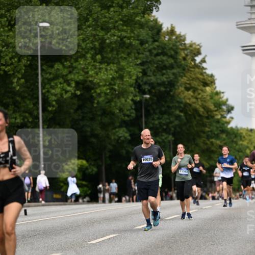 29.06.2025 - hella hamburg halbmarathon Dr. Thomas Lammeyer http://msf.ph/oto/8223011 29.06.2025 10:13:04 Kennedybrücke 1823, 2427, 3762, 4592, 4859, 6674, 7198, 9297, 9718, 9823, 9951, 9958, 10035, 10092, 10194, 10609, 10857 meine-sportfotos.de