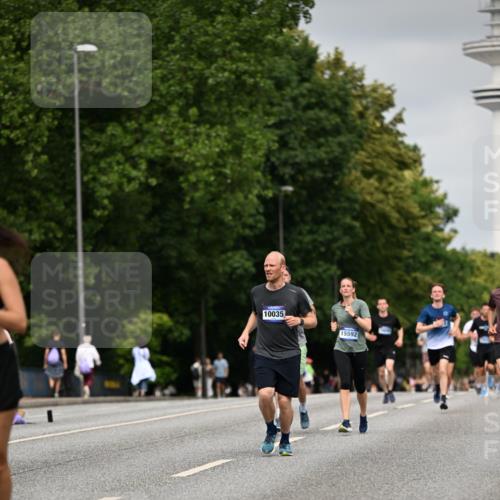 29.06.2025 - hella hamburg halbmarathon Dr. Thomas Lammeyer http://msf.ph/oto/8223043 29.06.2025 10:13:04 Kennedybrücke 1823, 2427, 3762, 4592, 4859, 6674, 7198, 9297, 9718, 9823, 9951, 9958, 10035, 10092, 10194, 10609, 10857 meine-sportfotos.de