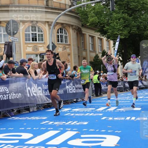 29.06.2025 - hella hamburg halbmarathon Strokosch-Dieckow http://msf.ph/oto/8223059 29.06.2025 10:29:37 Ziel 6781, 7186, 8784, 13374, 16818, 18422, 18699, 19204 meine-sportfotos.de