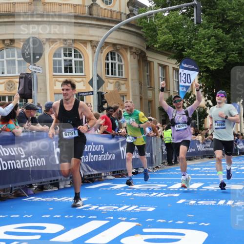 29.06.2025 - hella hamburg halbmarathon Strokosch-Dieckow http://msf.ph/oto/8223073 29.06.2025 10:29:38 Ziel 6781, 7186, 8784, 13374, 16818, 18422, 18699, 19204 meine-sportfotos.de