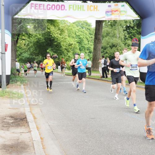 29.06.2025 - hella hamburg halbmarathon MichiJ http://msf.ph/oto/8223105 29.06.2025 10:24:42 Zwischen KM18-KM19 3809, 6704, 10384, 11120, 12044, 12447, 13798, 14622, 15348, 15415, 15931, 17691, 18237 meine-sportfotos.de