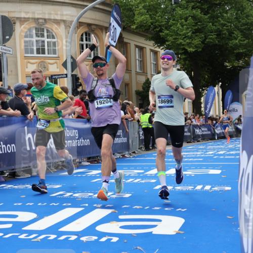 29.06.2025 - hella hamburg halbmarathon Strokosch-Dieckow http://msf.ph/oto/8223115 29.06.2025 10:29:38 Ziel 6781, 7186, 8784, 13374, 16818, 18422, 18699, 19204 meine-sportfotos.de