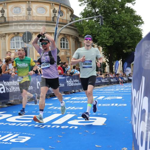 29.06.2025 - hella hamburg halbmarathon Strokosch-Dieckow http://msf.ph/oto/8223139 29.06.2025 10:29:39 Ziel 6781, 7186, 8784, 13374, 16818, 18422, 18699, 19204 meine-sportfotos.de